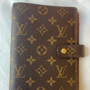 Louis Vuitton Medium Ring Agenda